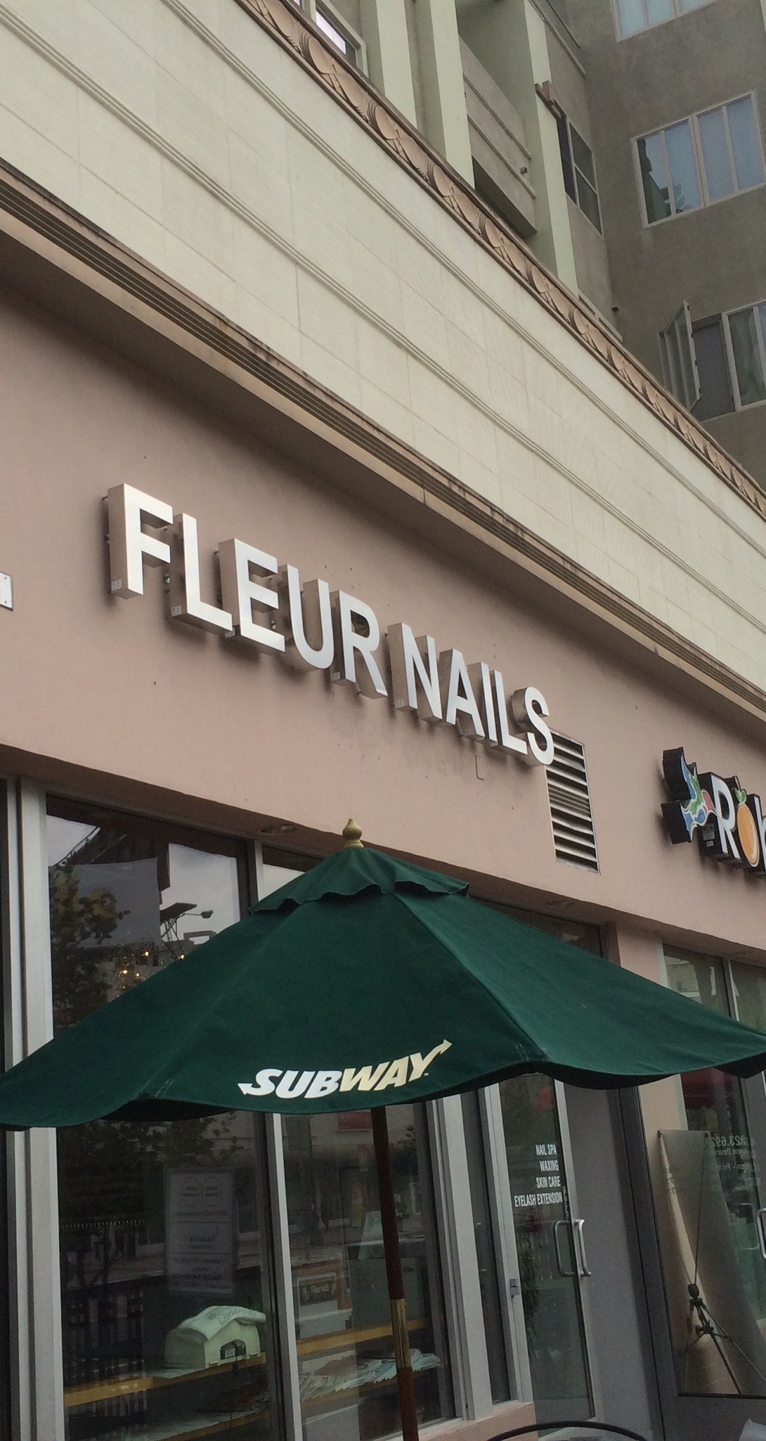 Nails Fleur